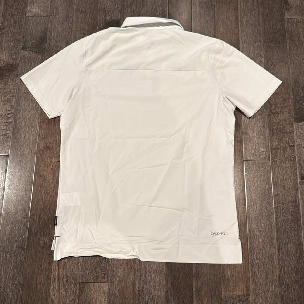 Nike Men's Light Grey Polo Shirt - Picture 3 of 3